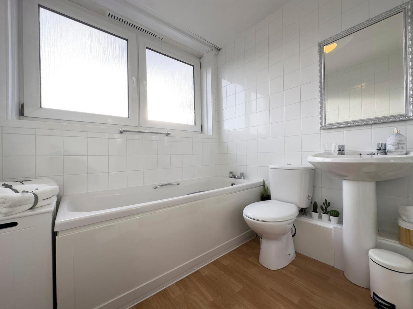 Scandi Style Apartment With Stunning Views Linlithgow Exterior photo